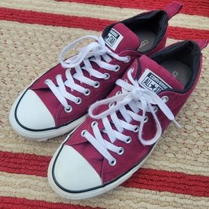 Men's sz 10 Burgundy Converse sneakers